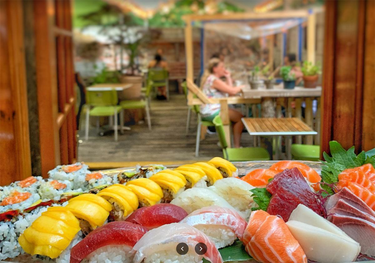 Ako Sushi Food And Deck