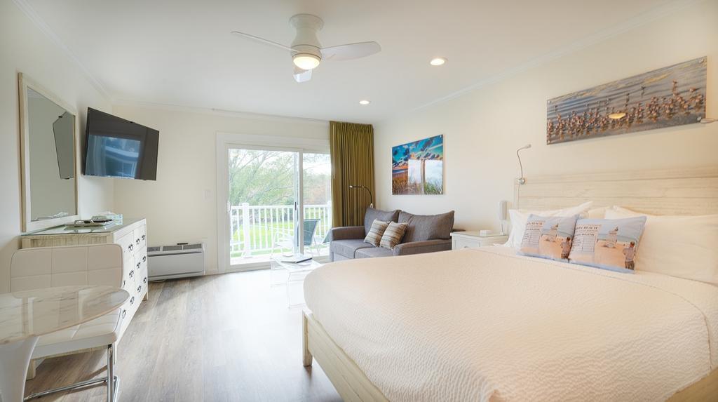East Hampton House Resort Room East Hampton House Resort Room