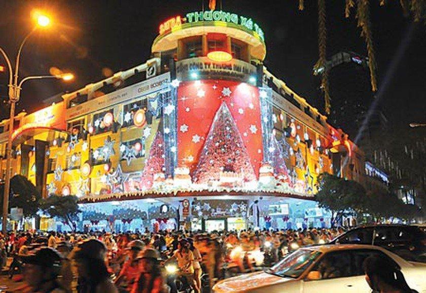 Saigon Christmas night 2010