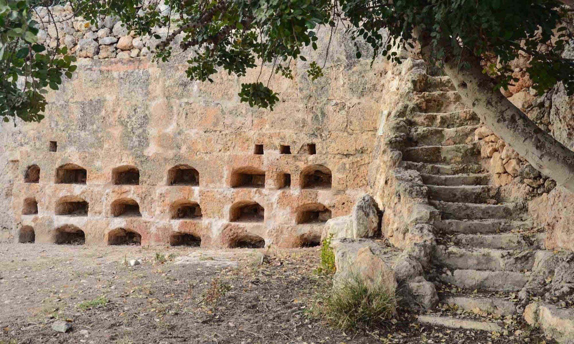 Xemxija heritage trail bee keeping ruins