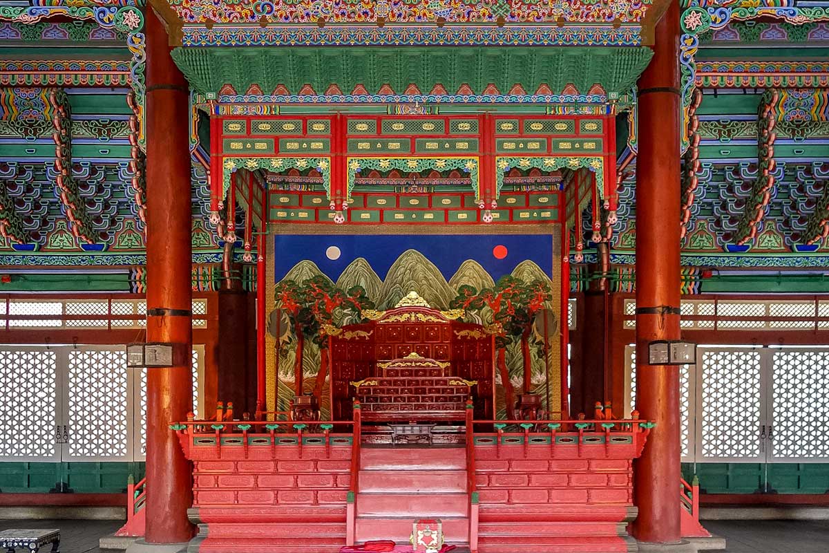 Geunjeongjeon-Hall-ThroneOPT
